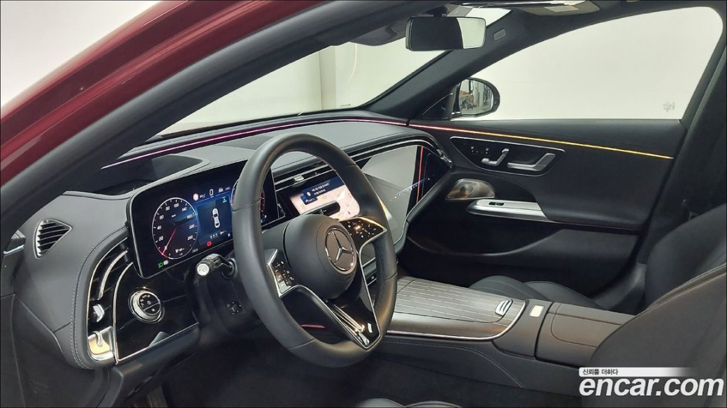 Mercedes-Benz E-Class E300 4MATIC Exclusive, 2025