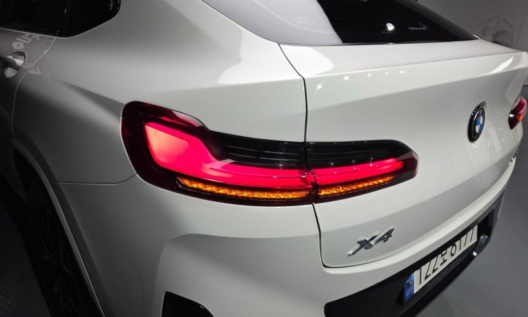 BMW X4 xDrive20i M Sports Pro, 2022