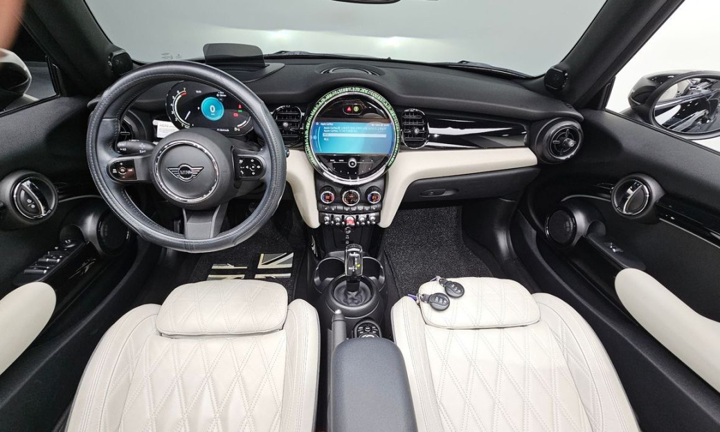 Mini Cooper Convertible Classic, 2023