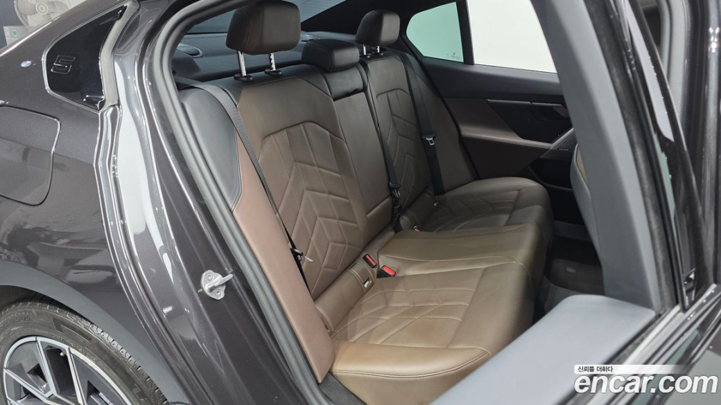 BMW 5-Series 520i M Sport, 2024