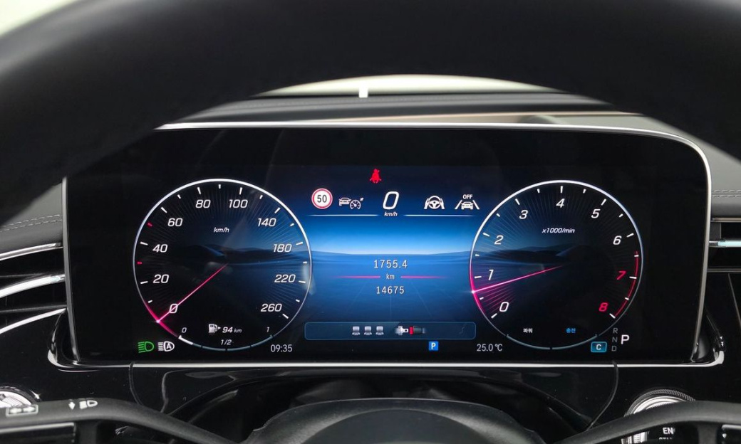 Mercedes-Benz E-Class E300 4MATIC AMG Line, 2025