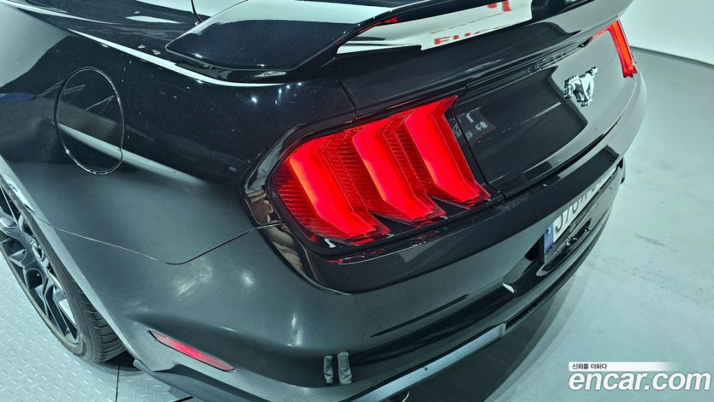 Ford Mustang Coupe, 2023