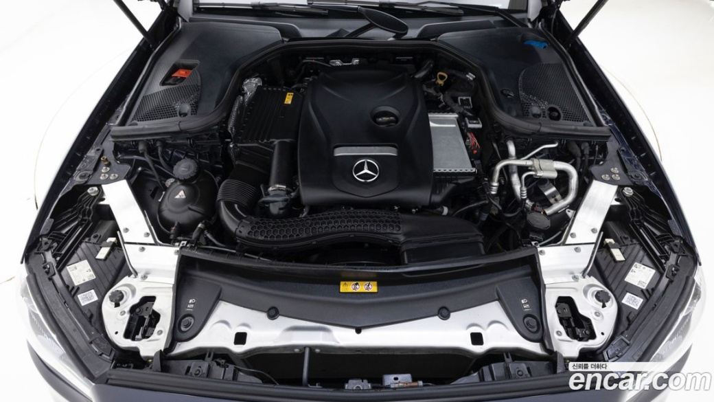 Mercedes-Benz E-Class E250 AMG Line, 2023