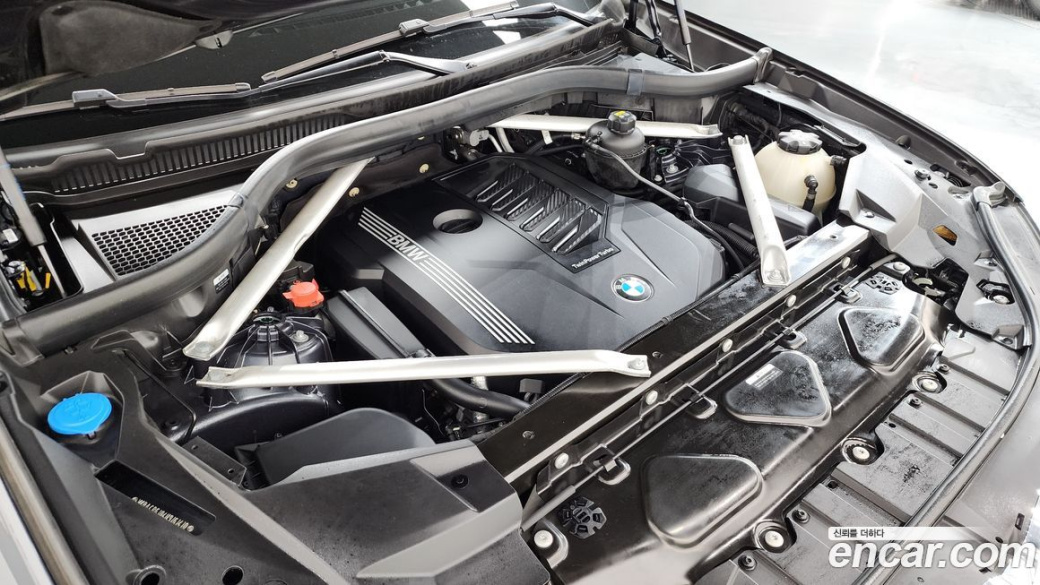 BMW X5 xDrive 40i M Sport, 2022