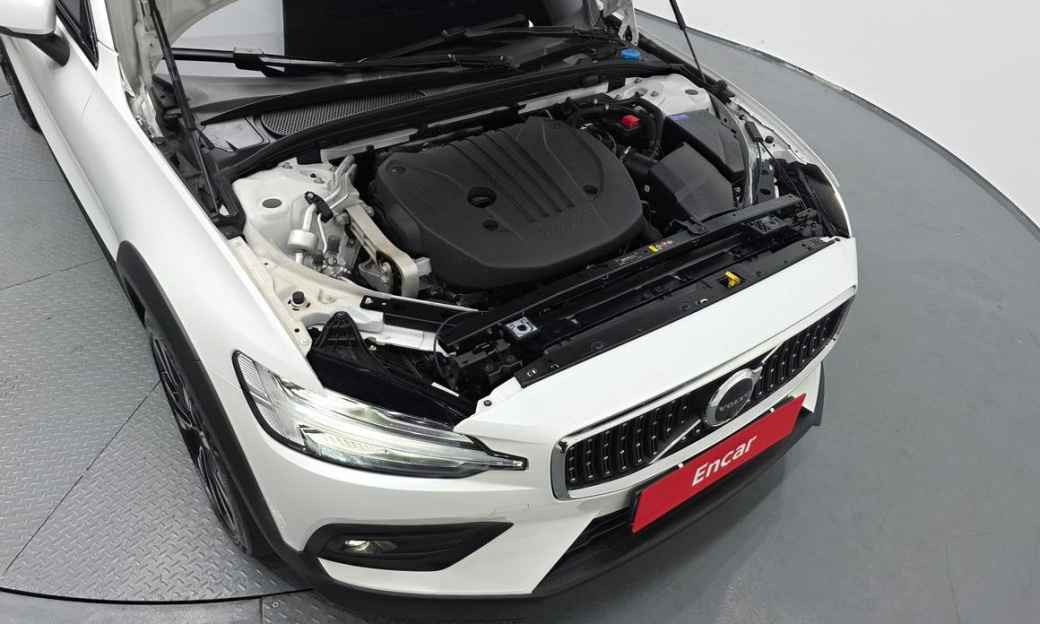 Volvo V60 B5 Ultimate AWD, 2023