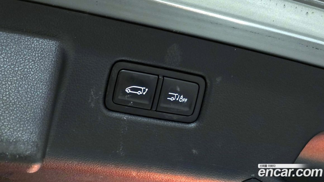 Hyundai Staria 4WD Lounge 7-Seater, 2023