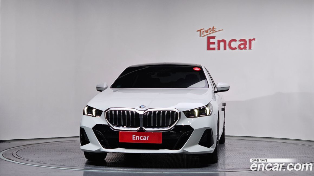 BMW 5-Series 520i M Sport, 2025