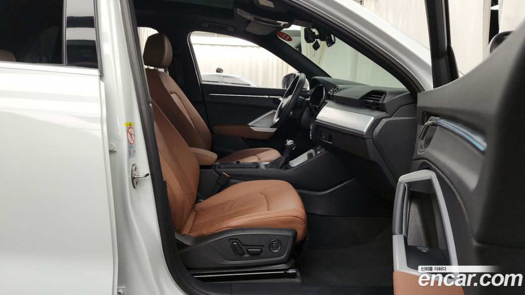 Audi Q3 35 TDI Premium, 2022