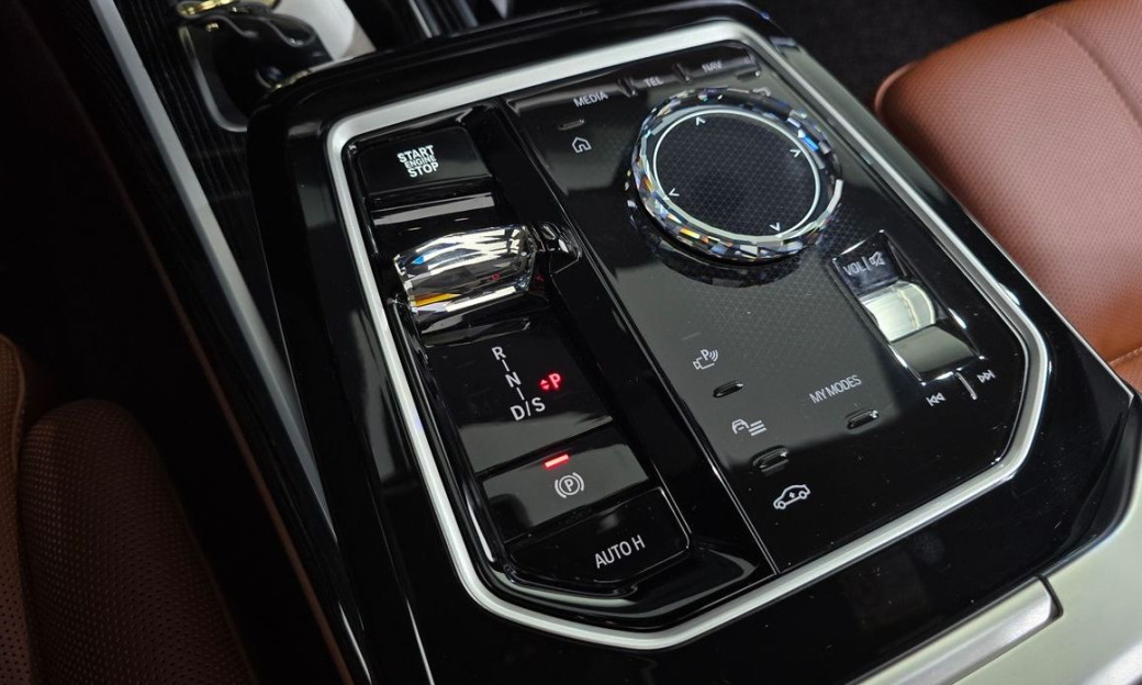 BMW 7-Series 740d xDrive M Sport, 2025