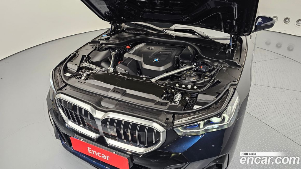 BMW 5-Series 520i M Sport, 2025