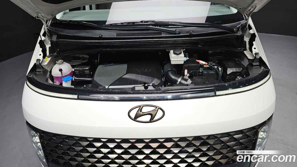 Hyundai Staria 2WD Camping Car, 2024