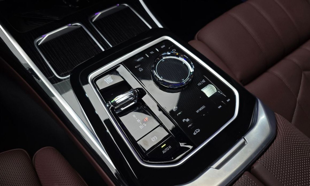 BMW 7-Series 740i xDrive M Sport, 2025