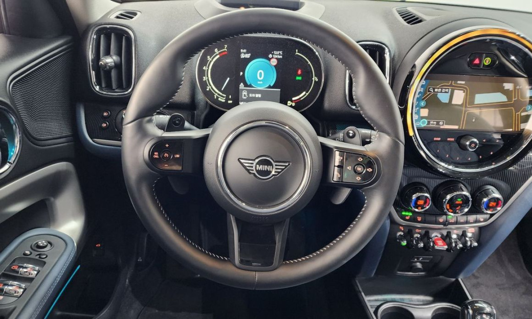 Mini Countryman ALL4 Classic Launch Pack, 2023