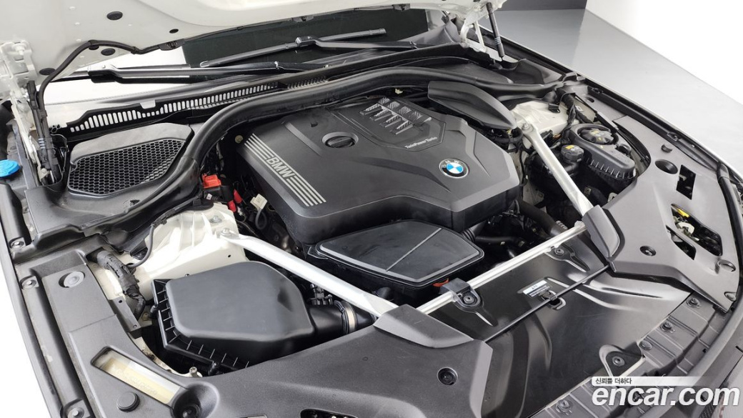 BMW 5-Series 520i M Sport, 2022