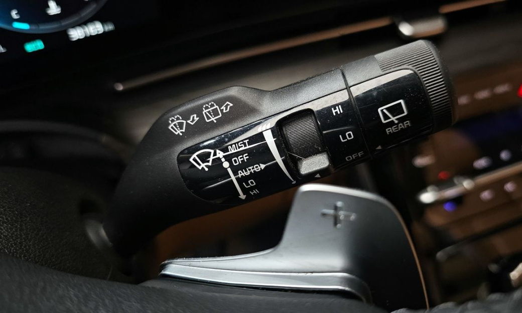 Kia Carnival 9-Seater Signature, 2023