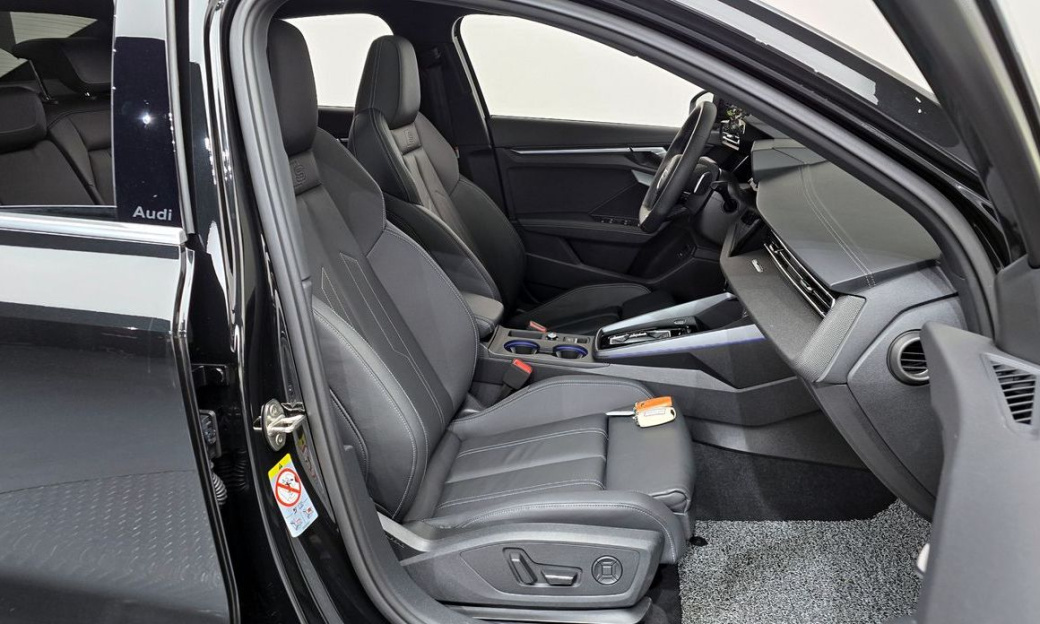 Audi A3 40 TFSI Premium, 2025
