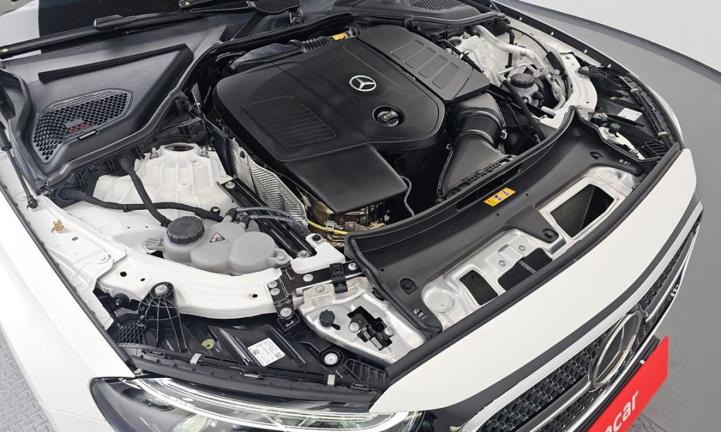 Mercedes-Benz E-Class E300 4MATIC AMG Line, 2025