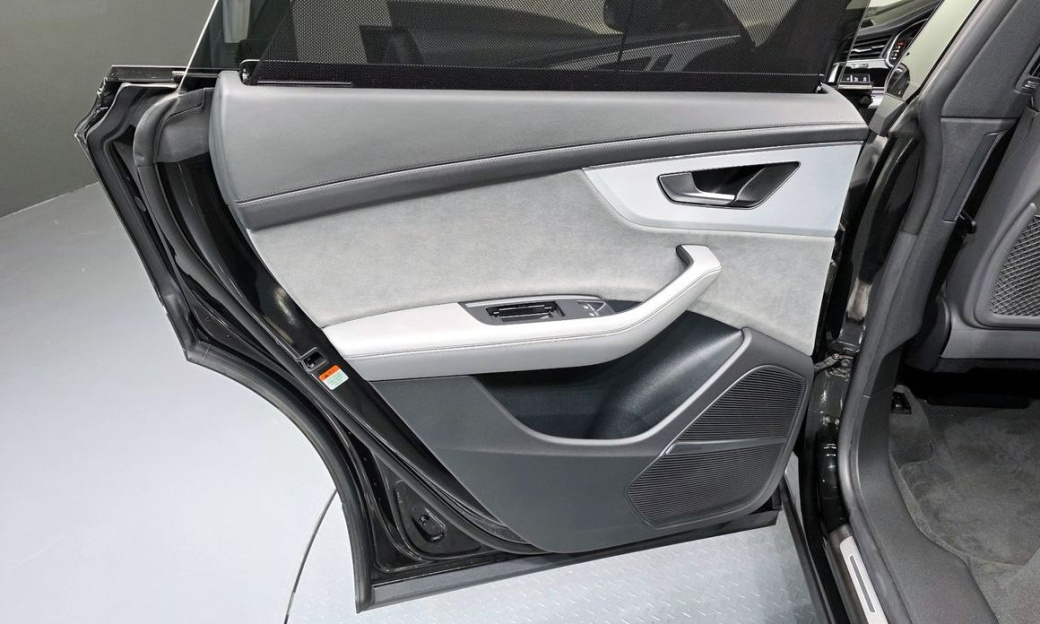 Audi Q8 55 TFSI Quattro Premium, 2023