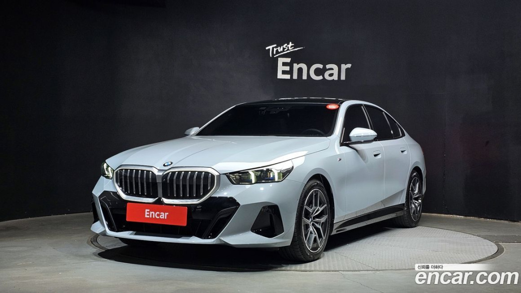 BMW 5-Series 520i M Sport, 2025