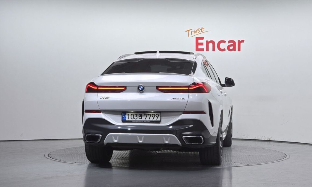 BMW X6 xDrive40i M Sport, 2022