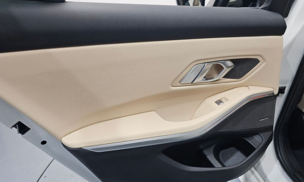 BMW 3-Series 320i M Sport, 2024
