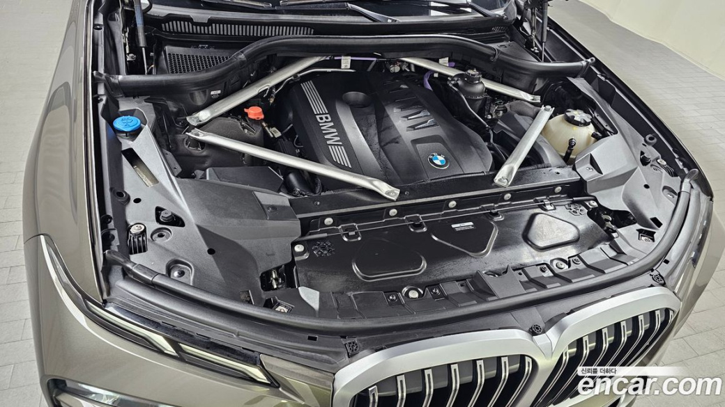 BMW X7 xDrive 40i Design Pure Excellence 6-Seater, 2023