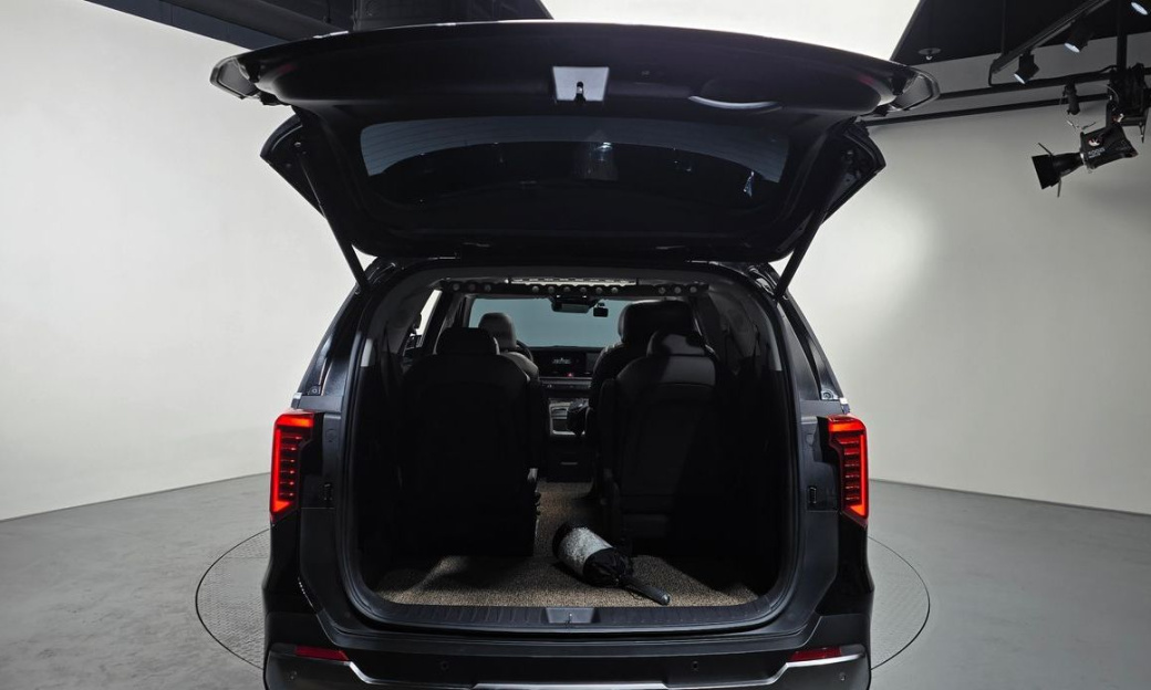 Kia Carnival 9-Seater Noblesse, 2024