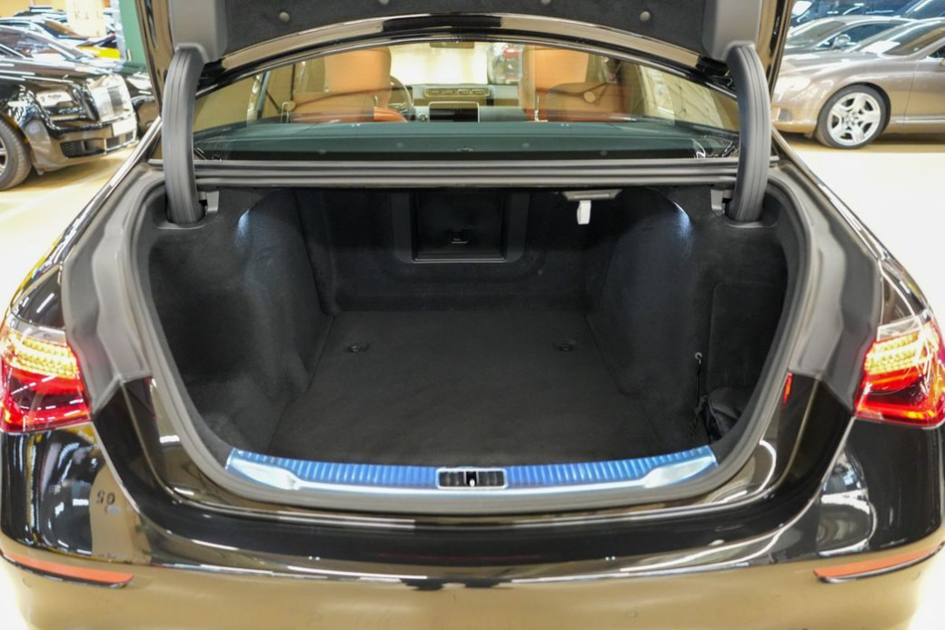 Mercedes-Benz S-Class S350 d 4MATIC, 2025