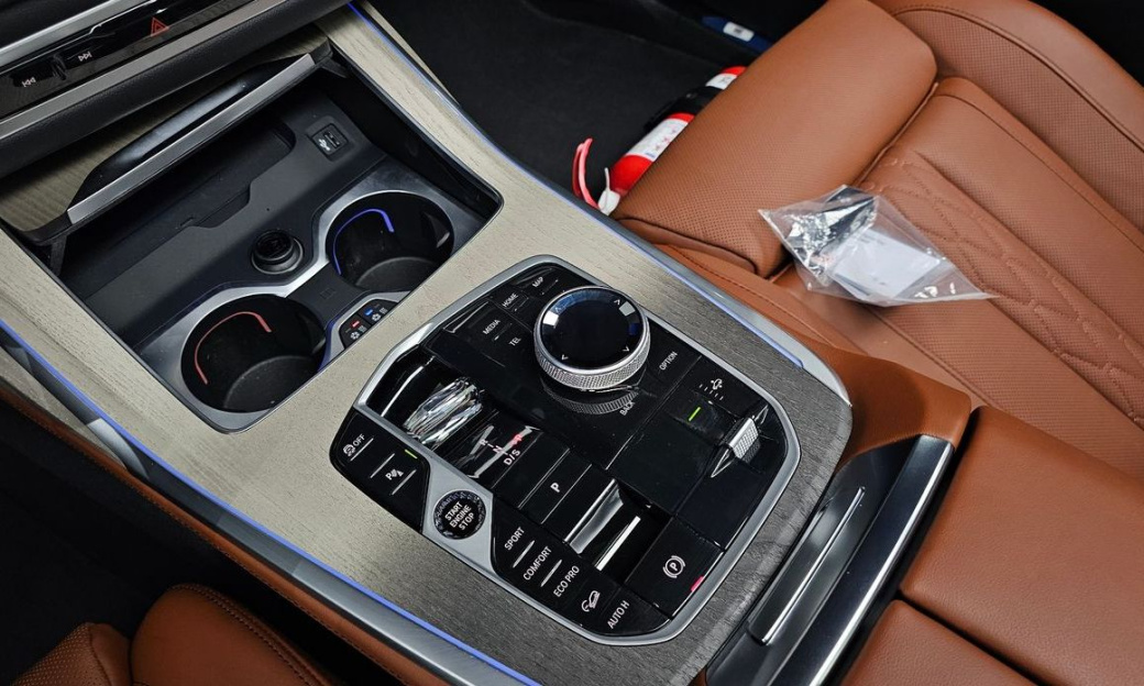 BMW X7 xDrive 40d Design Pure Excellence 7-Seater, 2026