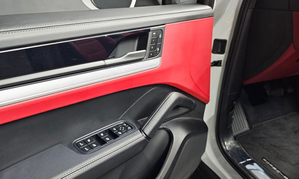 Porsche Cayenne 3.0, 2024