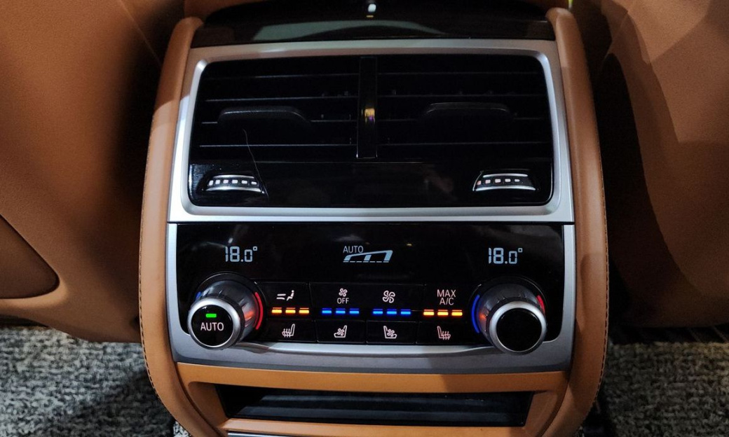 BMW 7-Series 740i Design Pure Excellence, 2022