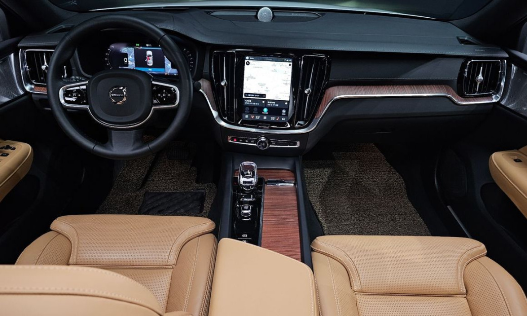 Volvo S60 B5 Ultimate Bright, 2024