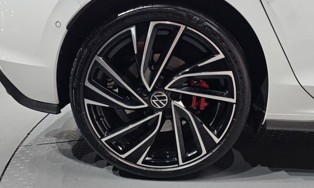 Volkswagen Golf 2.0 GTI, 2024