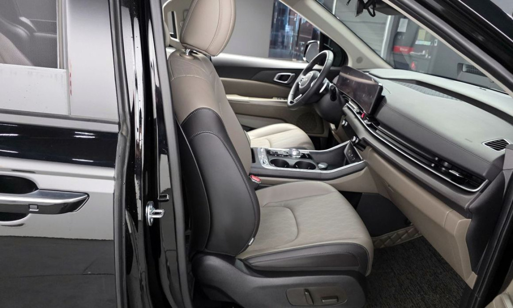 Kia Carnival 9-Seater Noblesse, 2025