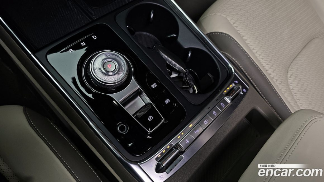 Kia Carnival 7-Seater Gravity, 2024