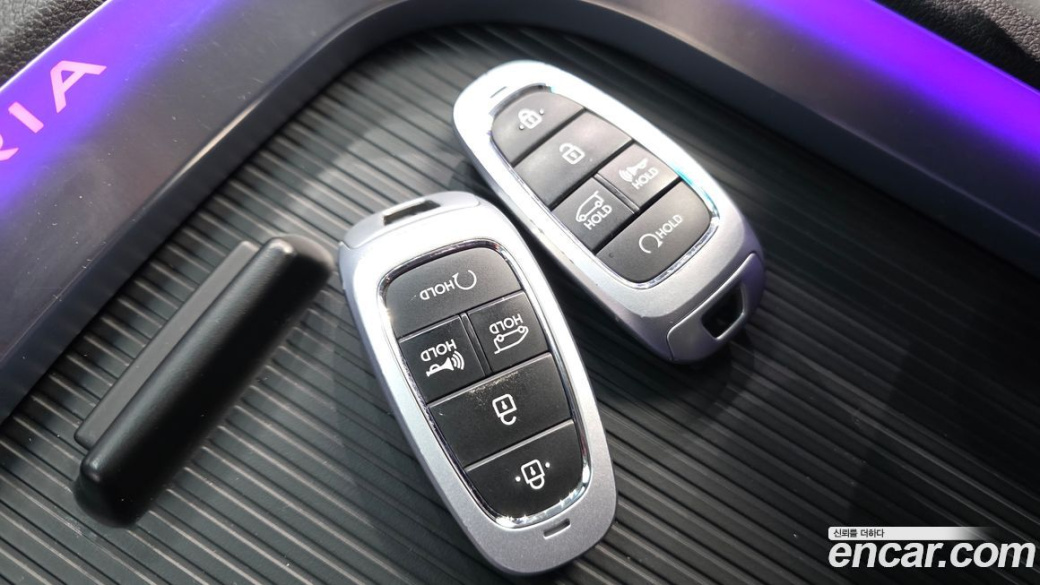 Hyundai Staria Lounge 9-Seater, 2022