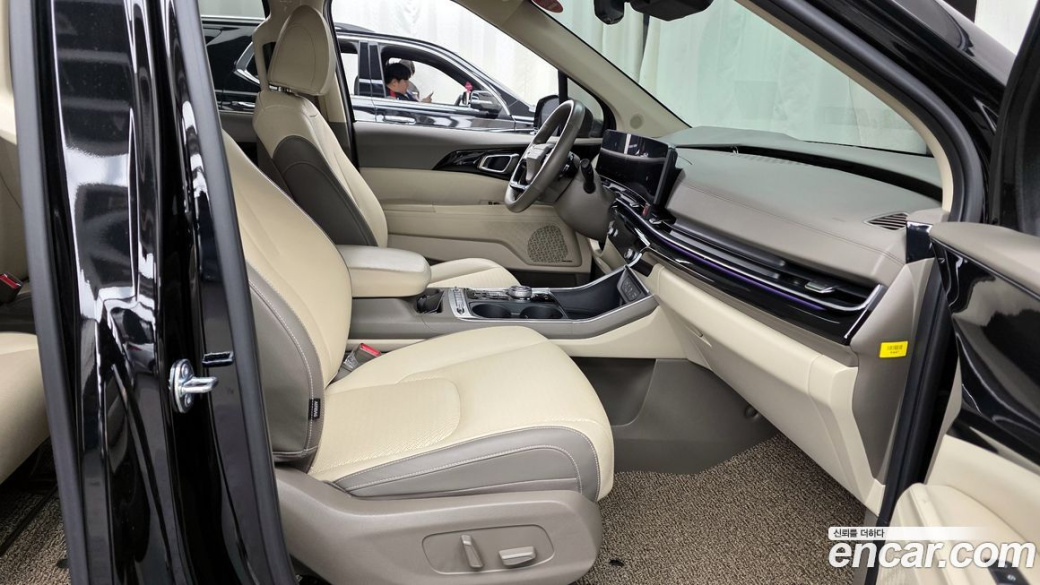 Kia Carnival 9-Seater Signature, 2025