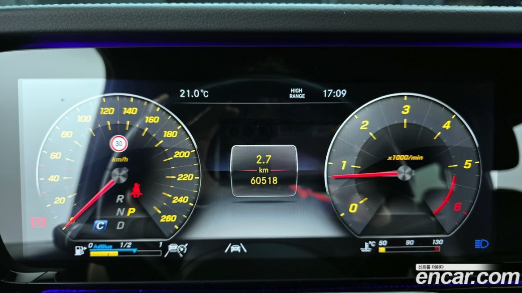 Mercedes-Benz G-Class G400d, 2023