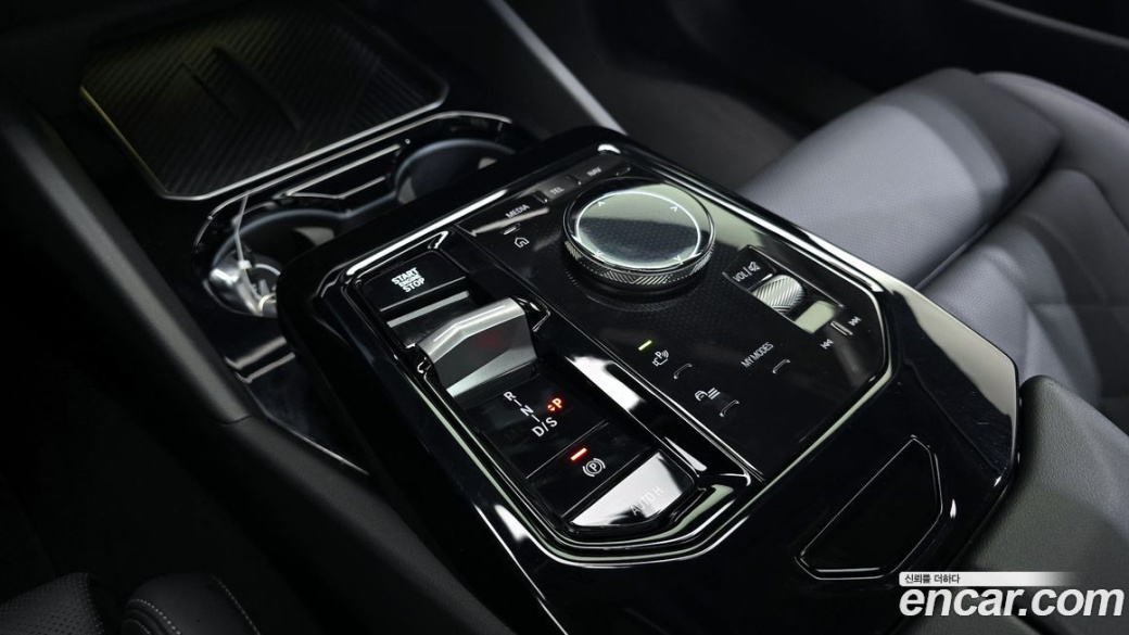 BMW 5-Series 520i, 2024