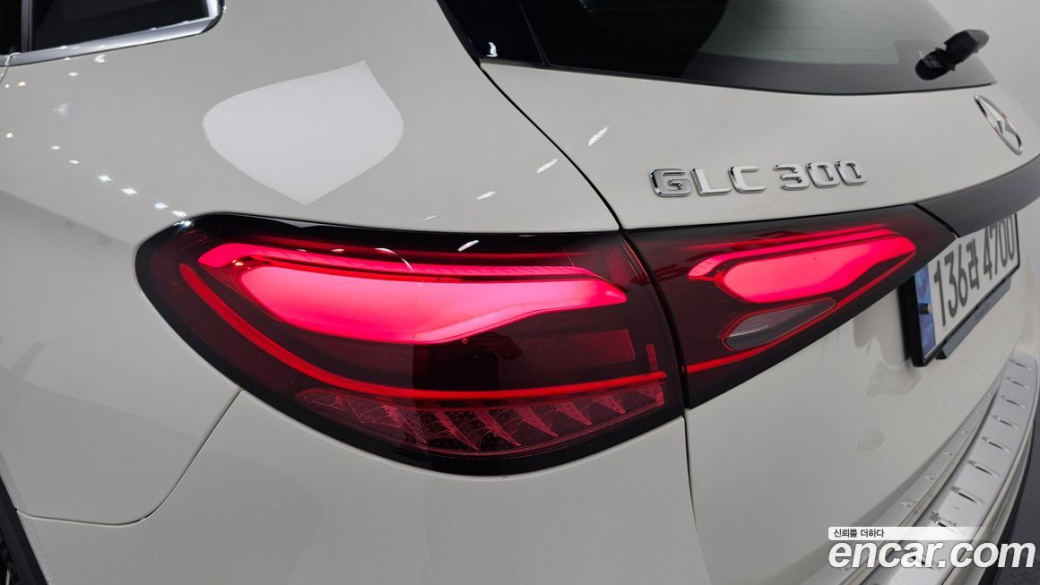 Mercedes-Benz GLC-Class GLC300 4MATIC AMG Line, 2023