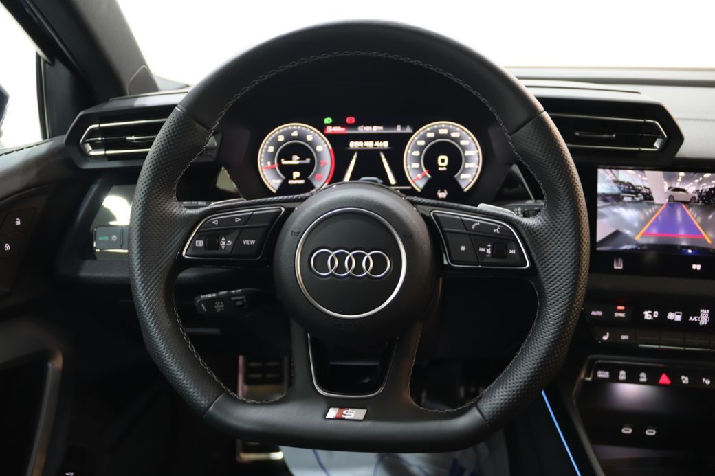 Audi A3 40 TFSI Premium, 2025