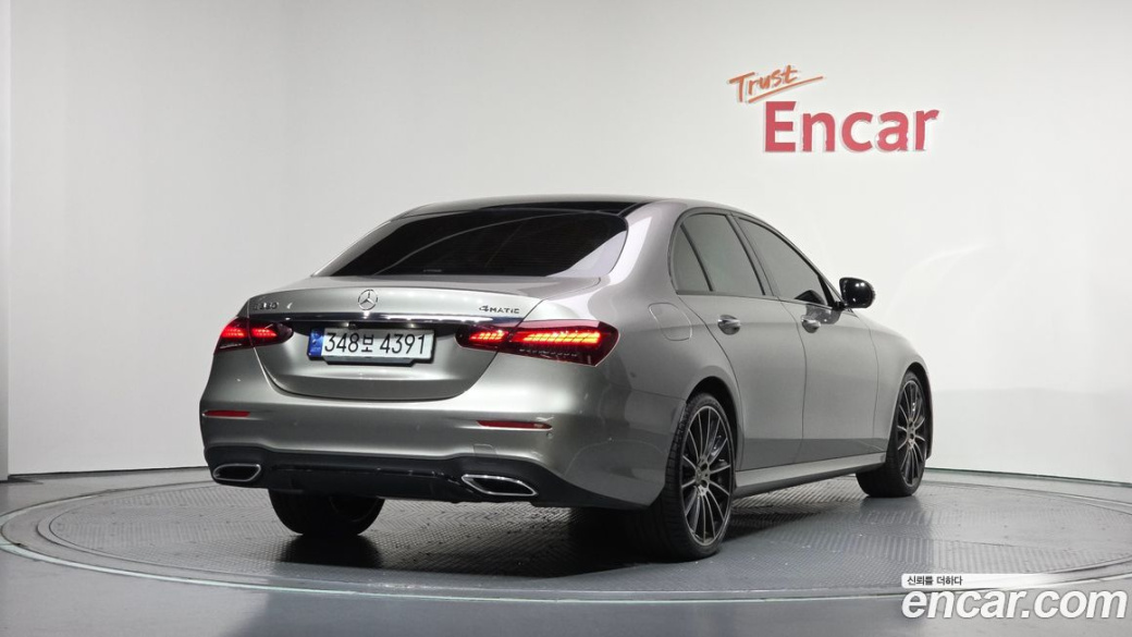 Mercedes-Benz E-Class E350 4MATIC AMG Line, 2023