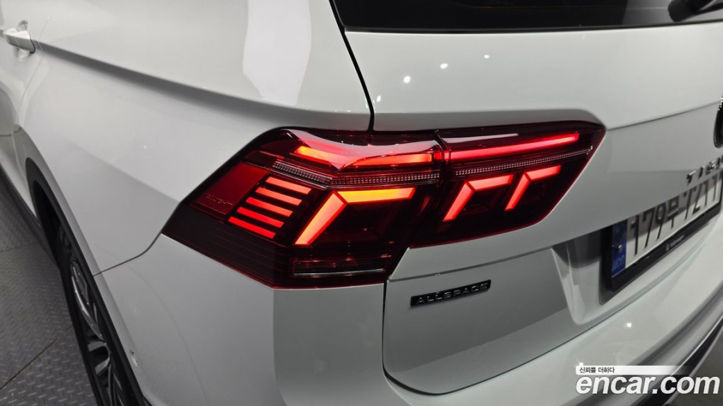 Volkswagen Tiguan 2.0 TSI Prestige, 2023