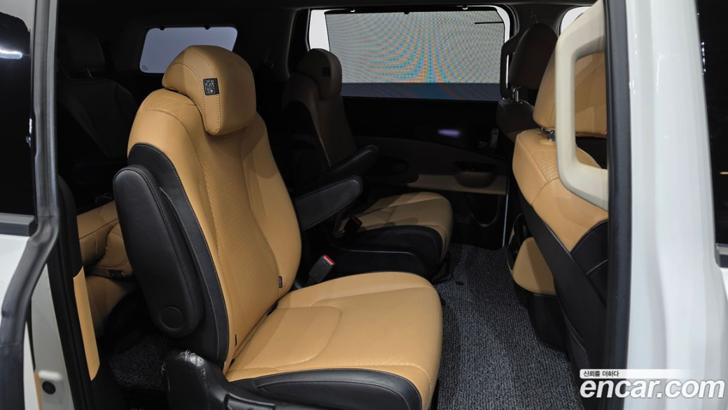 Kia Carnival 9-Seater Signature, 2023