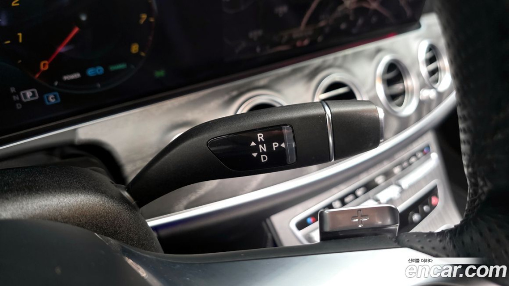 Mercedes-Benz E-Class E350 4MATIC AMG Line, 2022