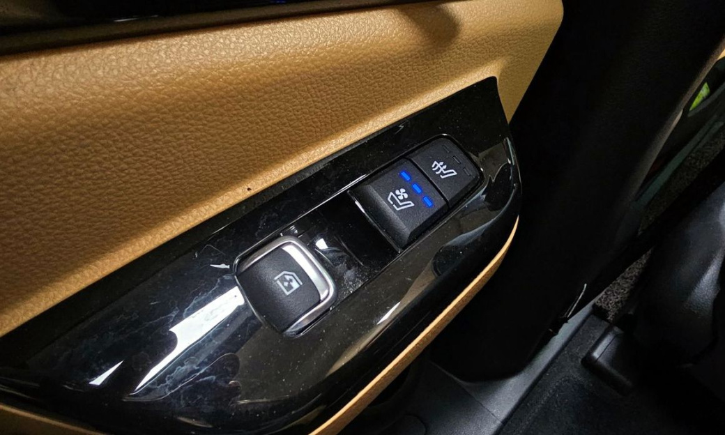 Kia Carnival 7-Seater Signature, 2022