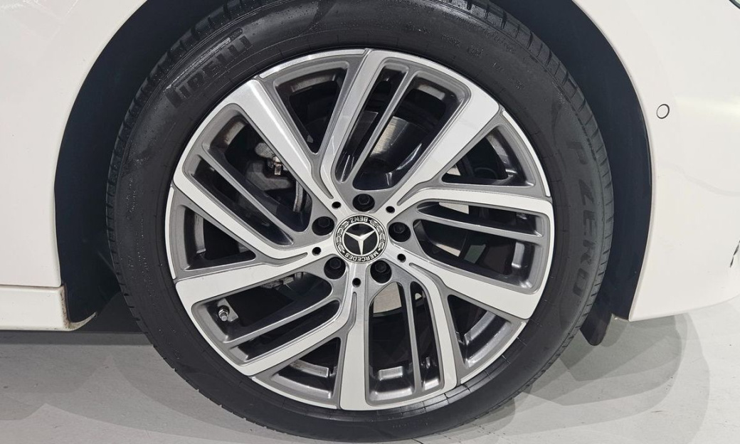 Mercedes-Benz E-Class E220d 4MATIC Exclusive, 2024