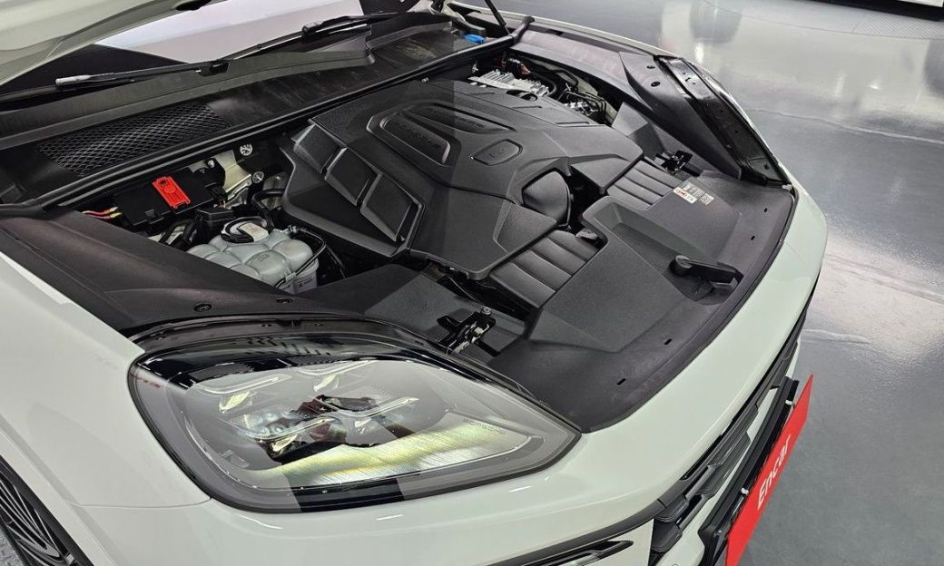 Porsche Cayenne 3.0, 2025