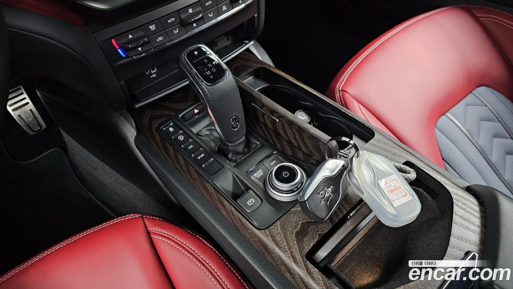 Maserati Ghibli 2.0 Granlusso, 2021