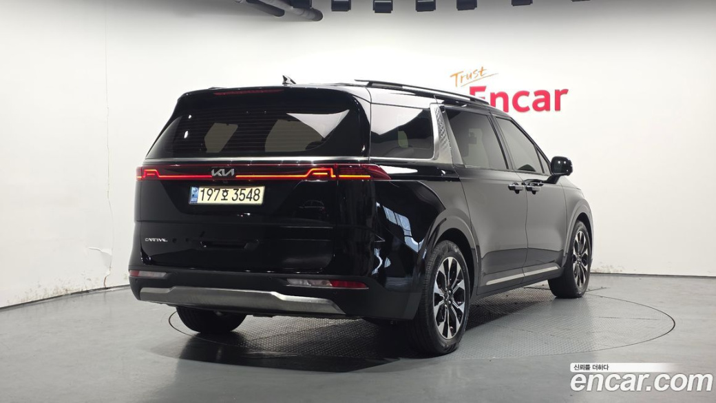 Kia Carnival 9-Seater Signature, 2023